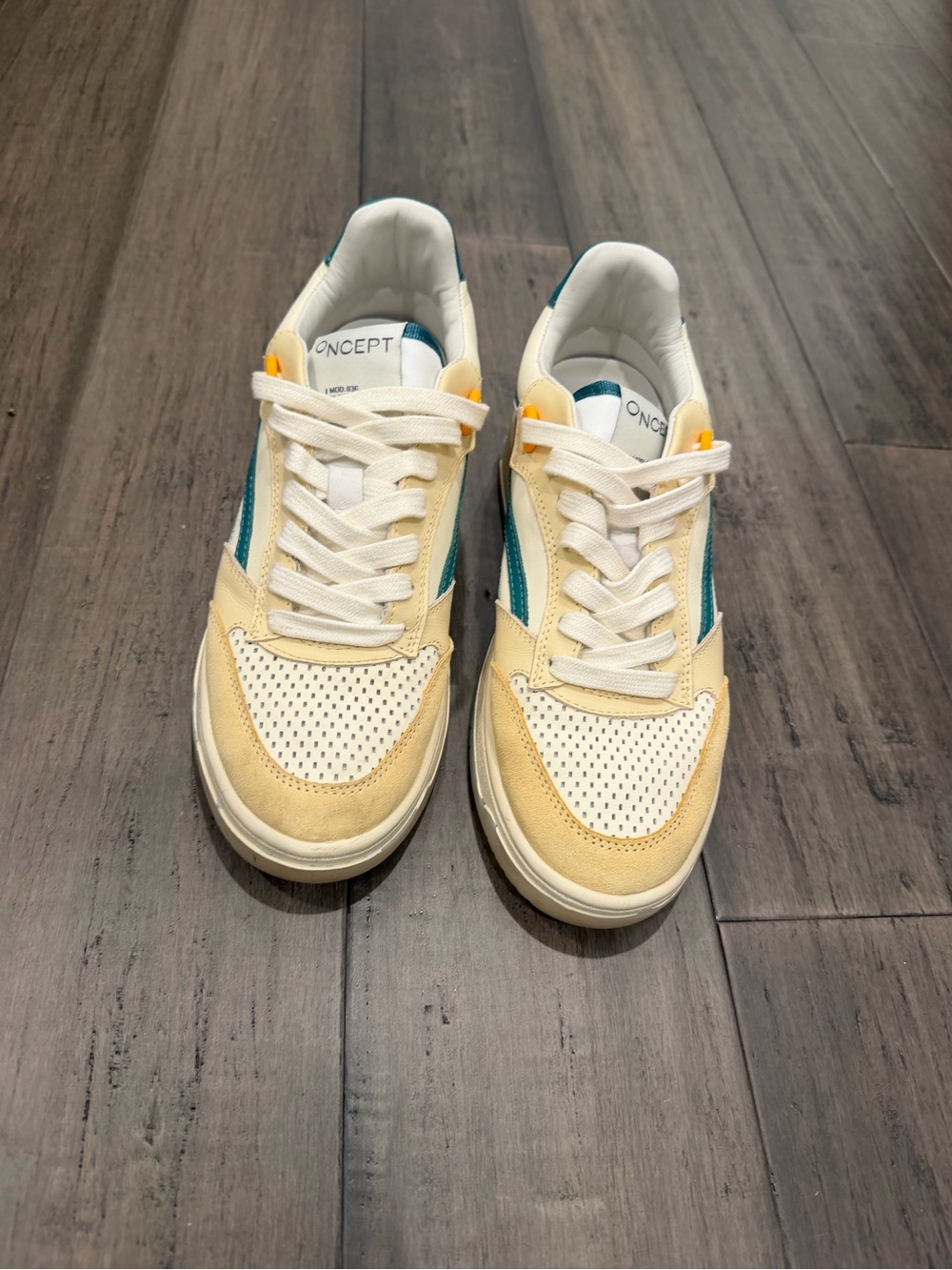 Oncept Cream & Teal Women's Low-Top Sneakers